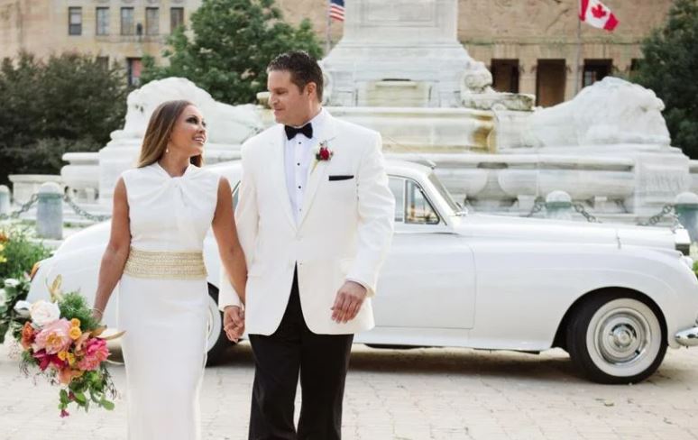 jim skrip and vanessa williams in wedding theme